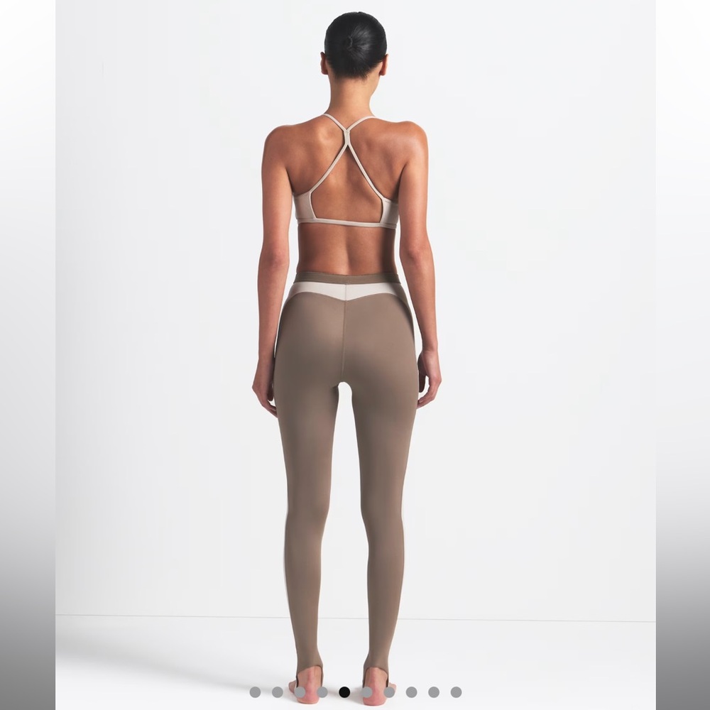 Skims Micro Scoop Bra High-Waisted 26" Stirrup Leggings with Drawcord Set - Picture 5 of 5